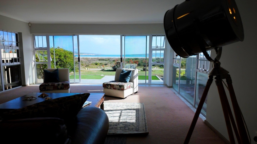 4 Bedroom Property for Sale in Middedorp Western Cape